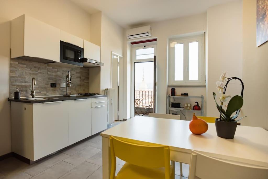 Domus Nova - Una Finestra Sui Tetti Torino Exterior foto
